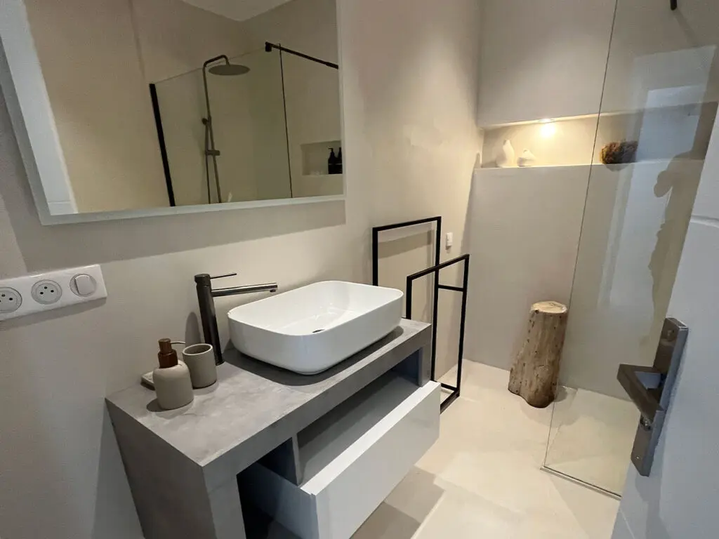 Agence M Com Marseille Plom Air Concept Carnoux en Provence Plombier plombier serrage robinet baignoire